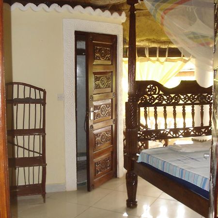 Coconut Village Beach Resort 디아니 해변 외부 사진