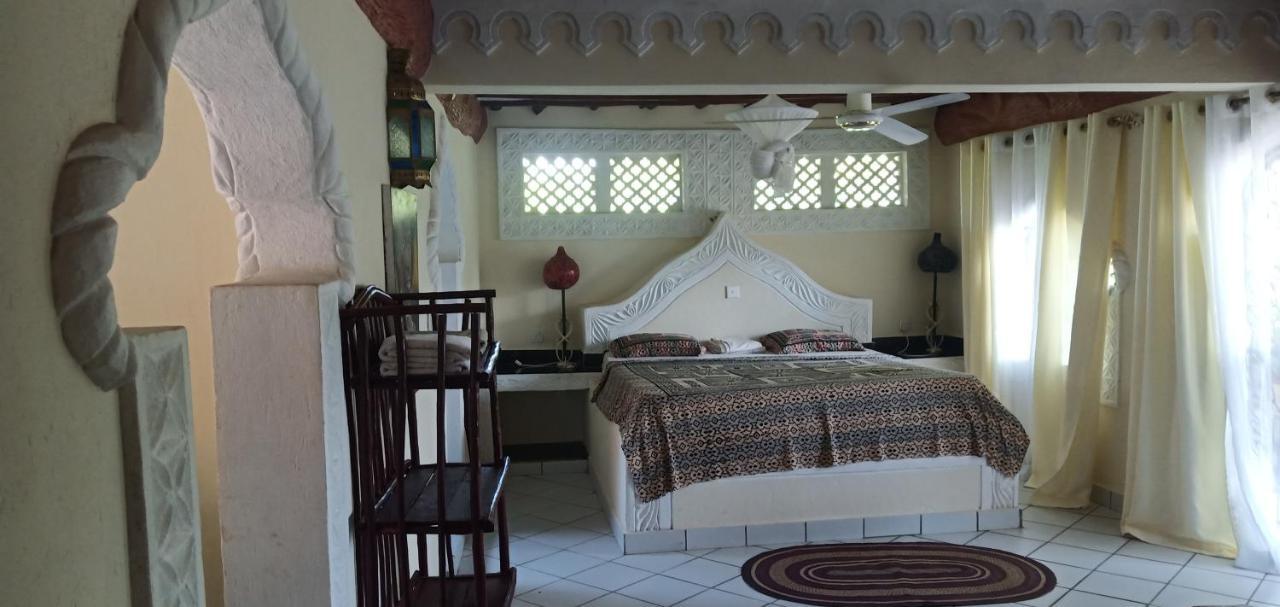Coconut Village Beach Resort 디아니 해변 외부 사진