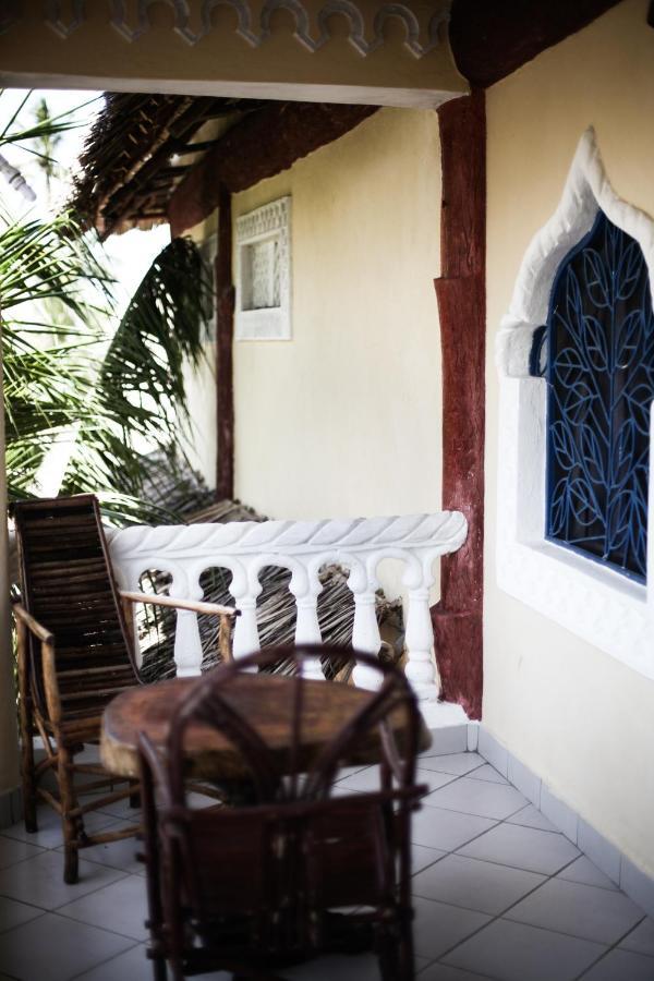 Coconut Village Beach Resort 디아니 해변 외부 사진